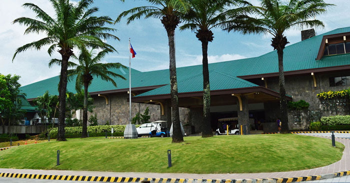 the alabang golf and country club main entrance